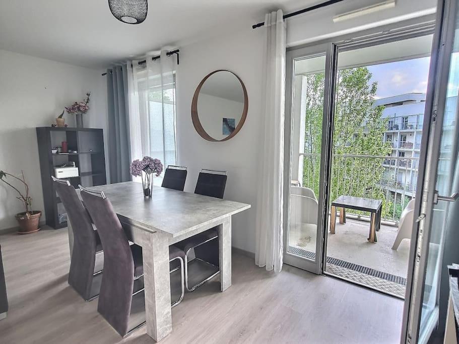 Superbe Appartement Avec 2 Balcons - Vue Sur La Cathedrale Environ 15 Min En Tram Strasbourg Eksteriør billede